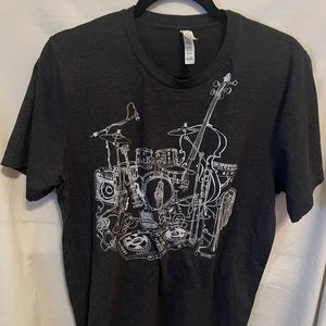 Size L guitar tshirt